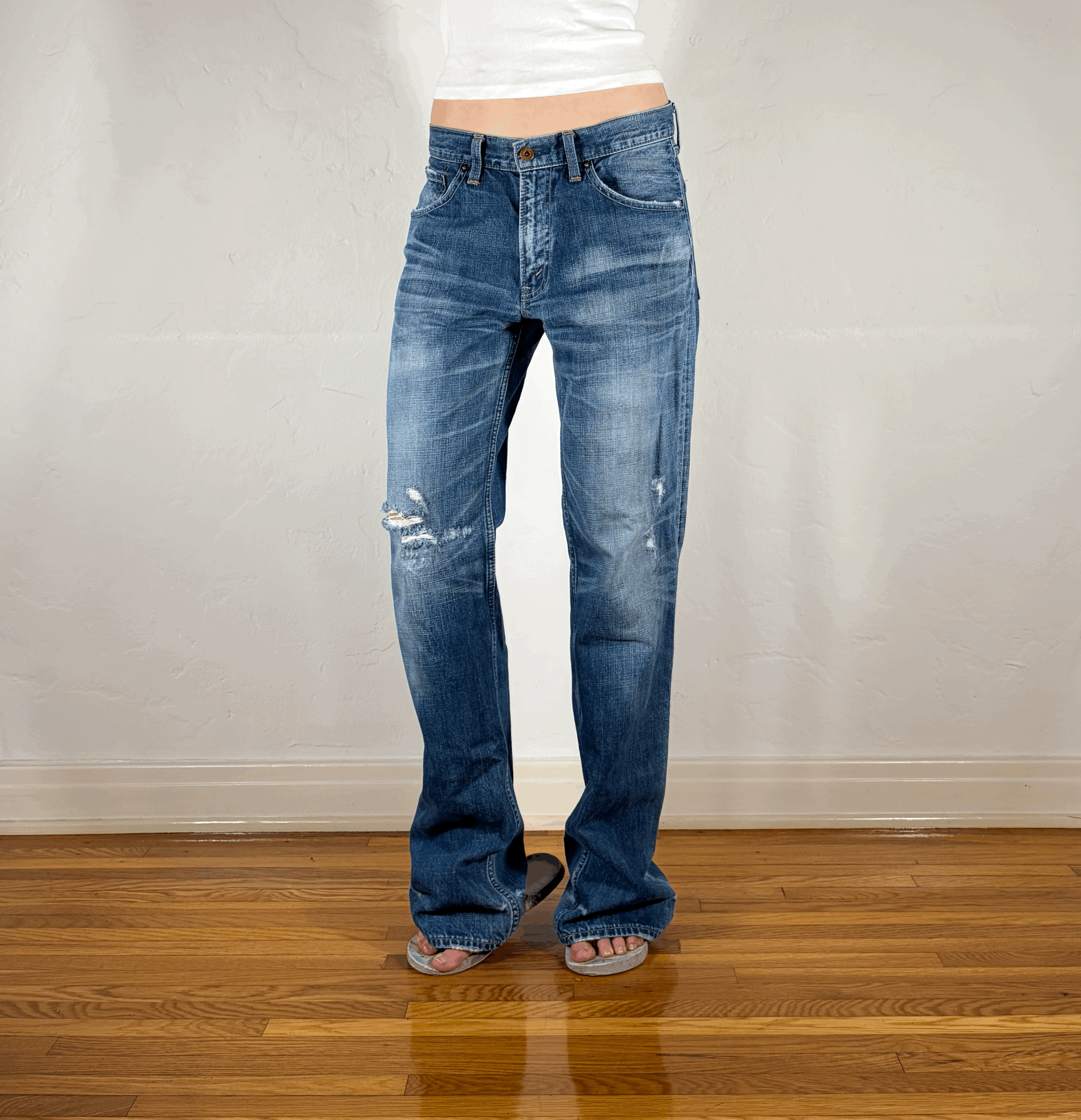 Levi Classic Vintage Distressed Jeans, M/L