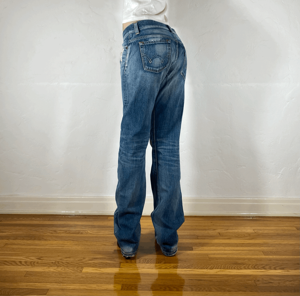 Low Rise Distressed Jeans, M