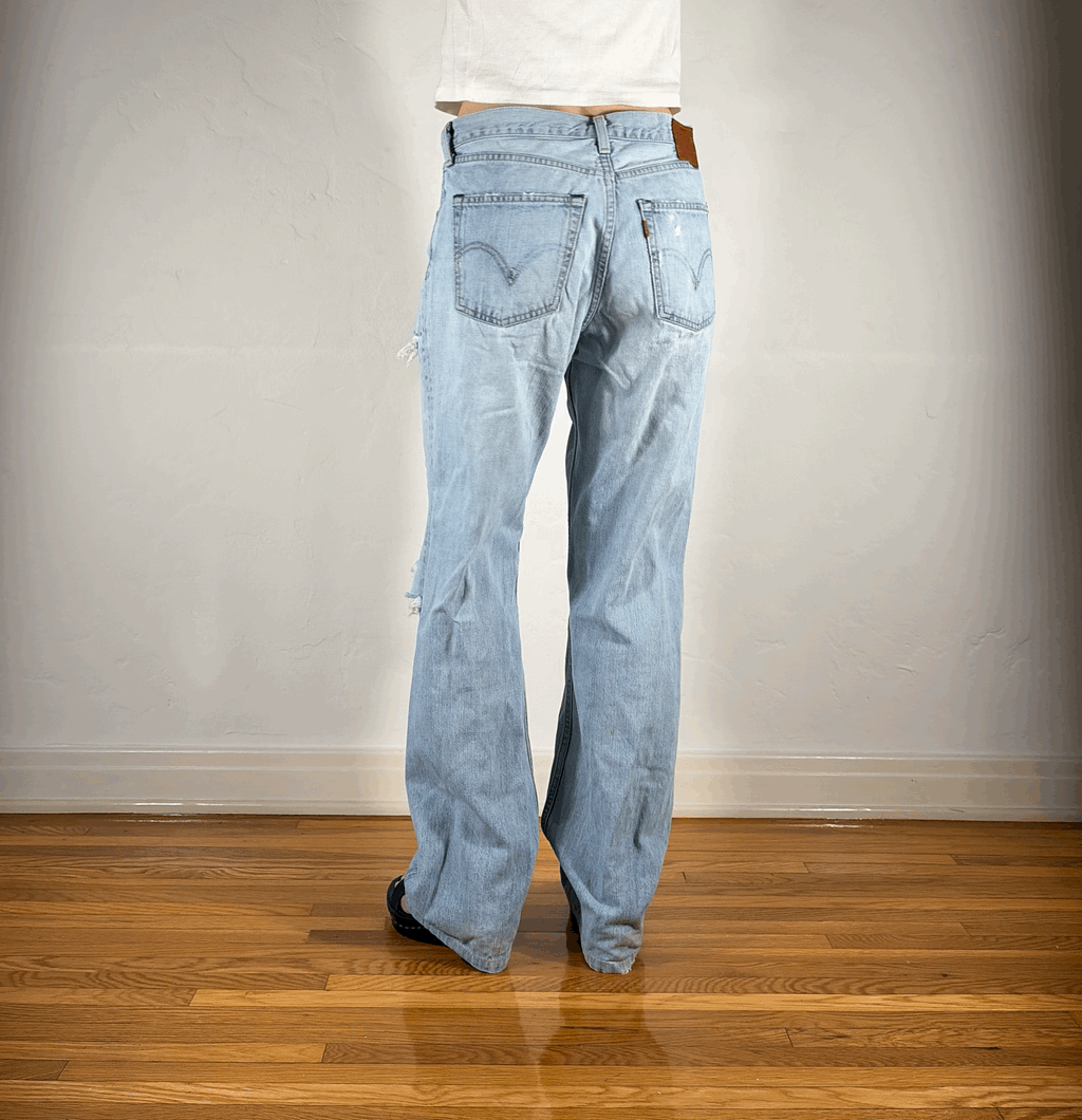 Levi Vintage Light Blue Distressed Jeans, L
