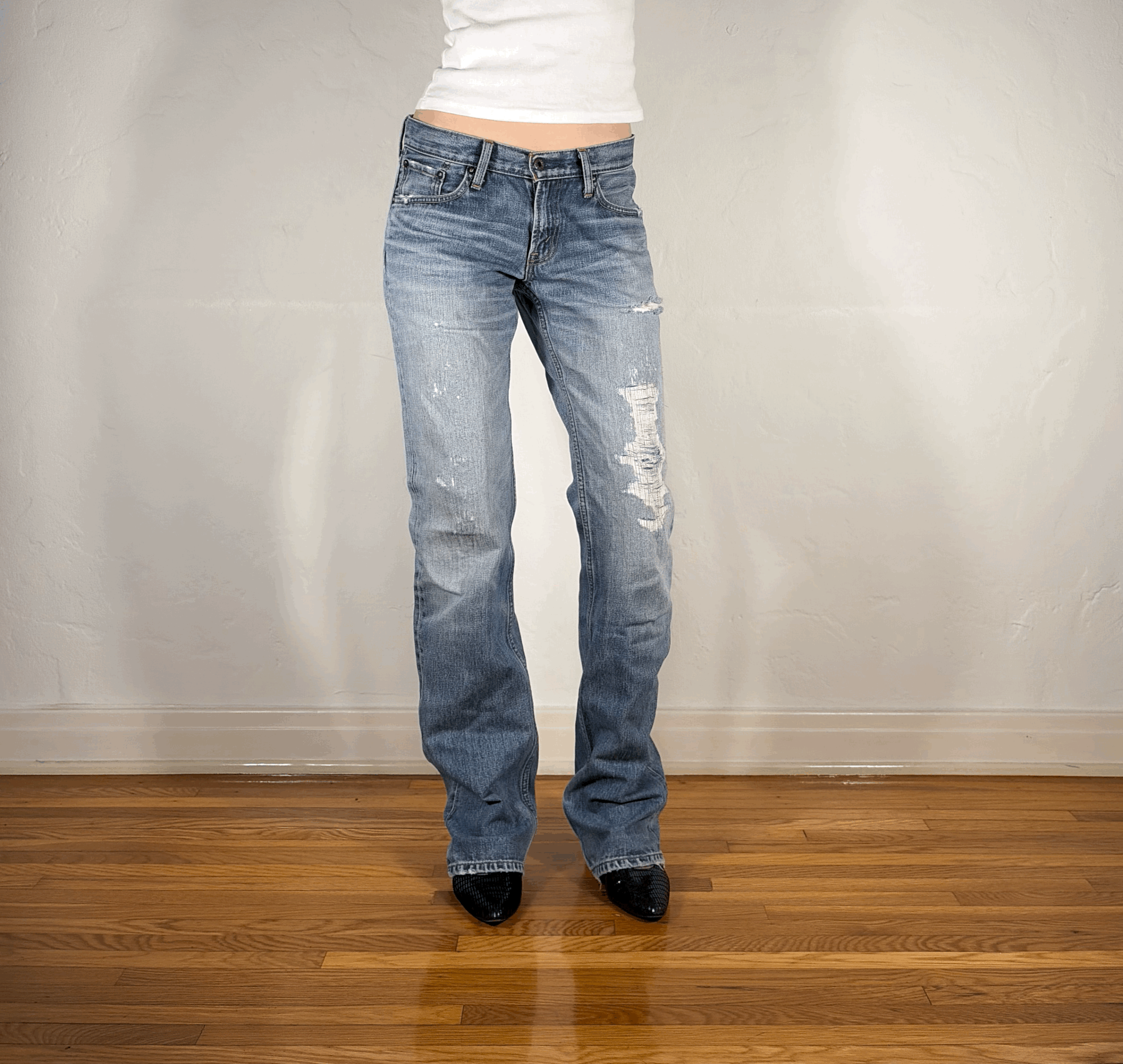 Levi Classic Vintage Ripped and Repaired Jeans, M