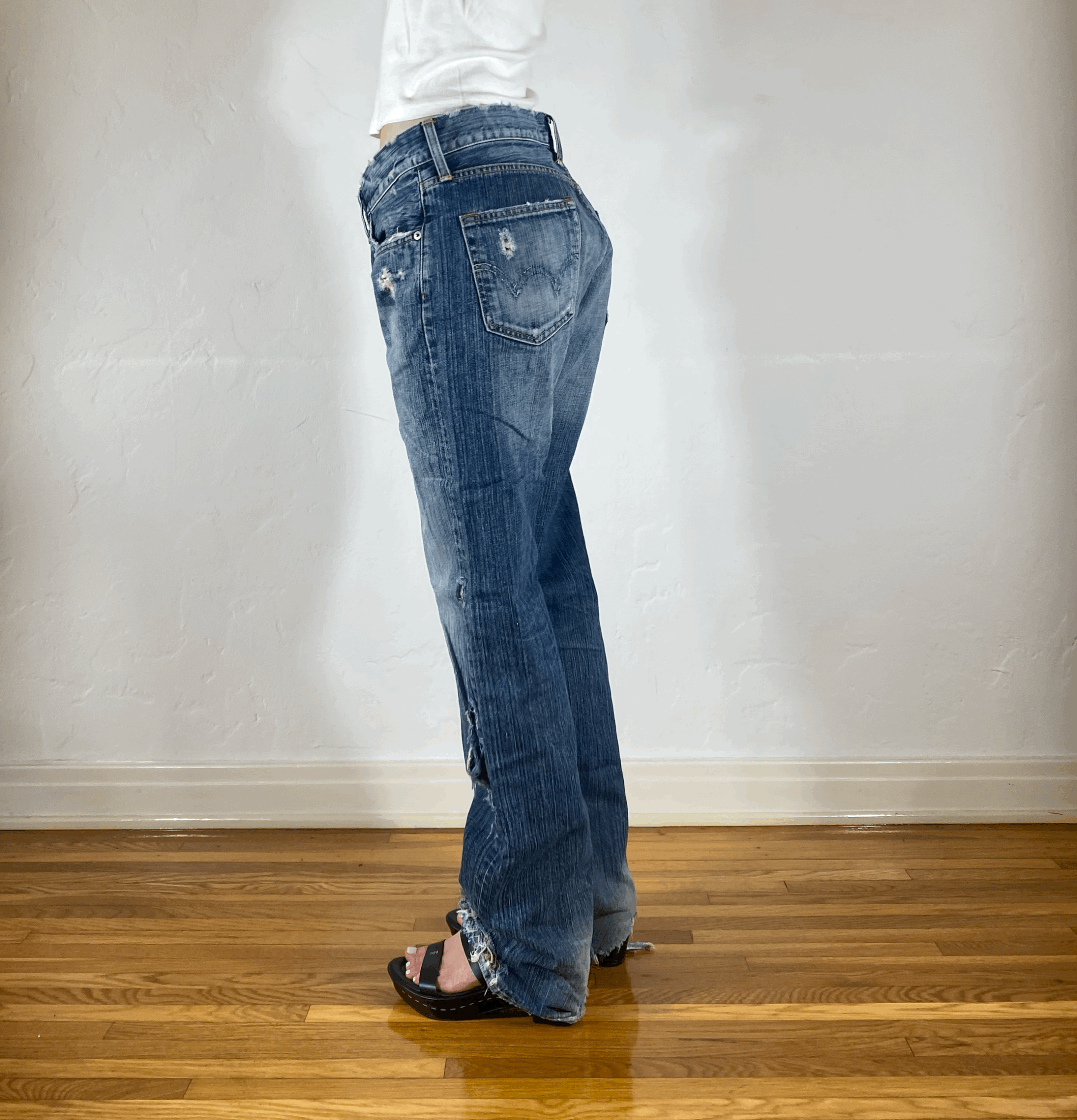 Soft Distressed Jeans, L
