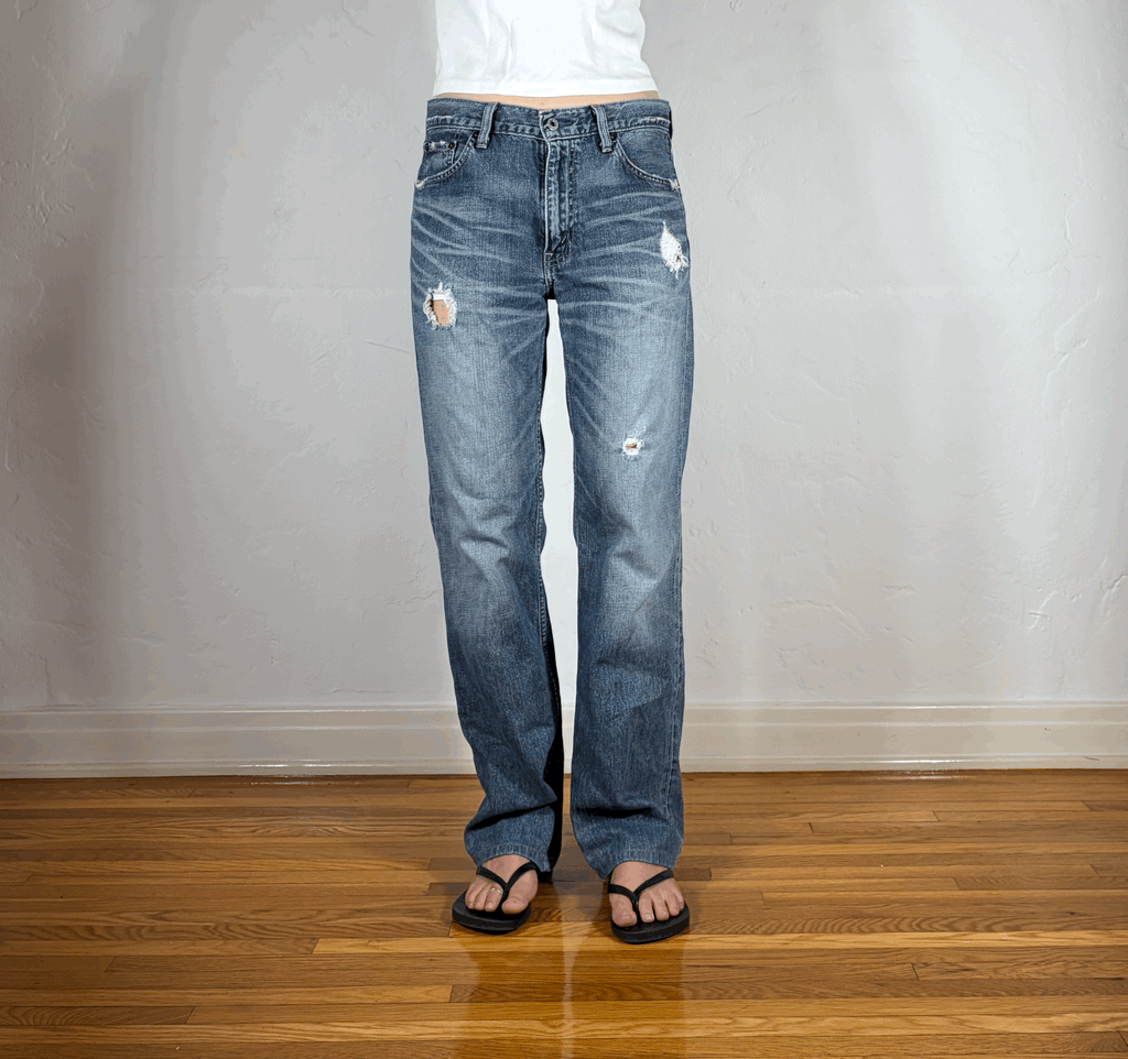 Levi Classic Vintage Distressed Blue Jeans, M