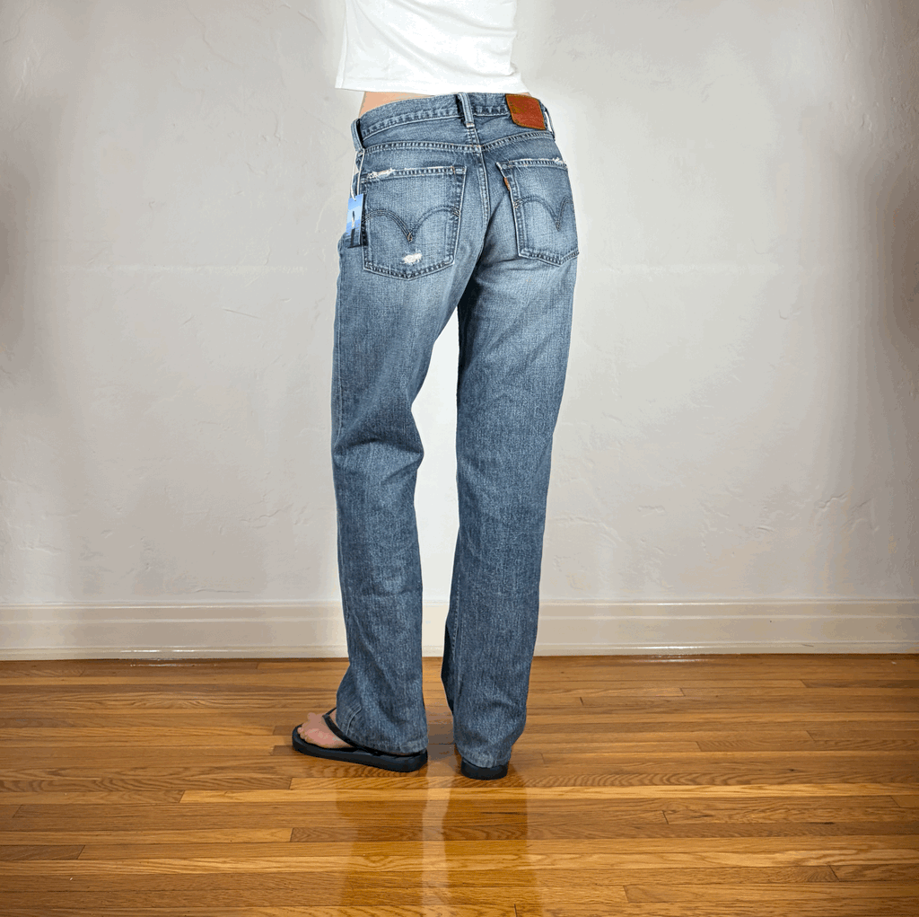 Levi Classic Vintage Distressed Blue Jeans, M