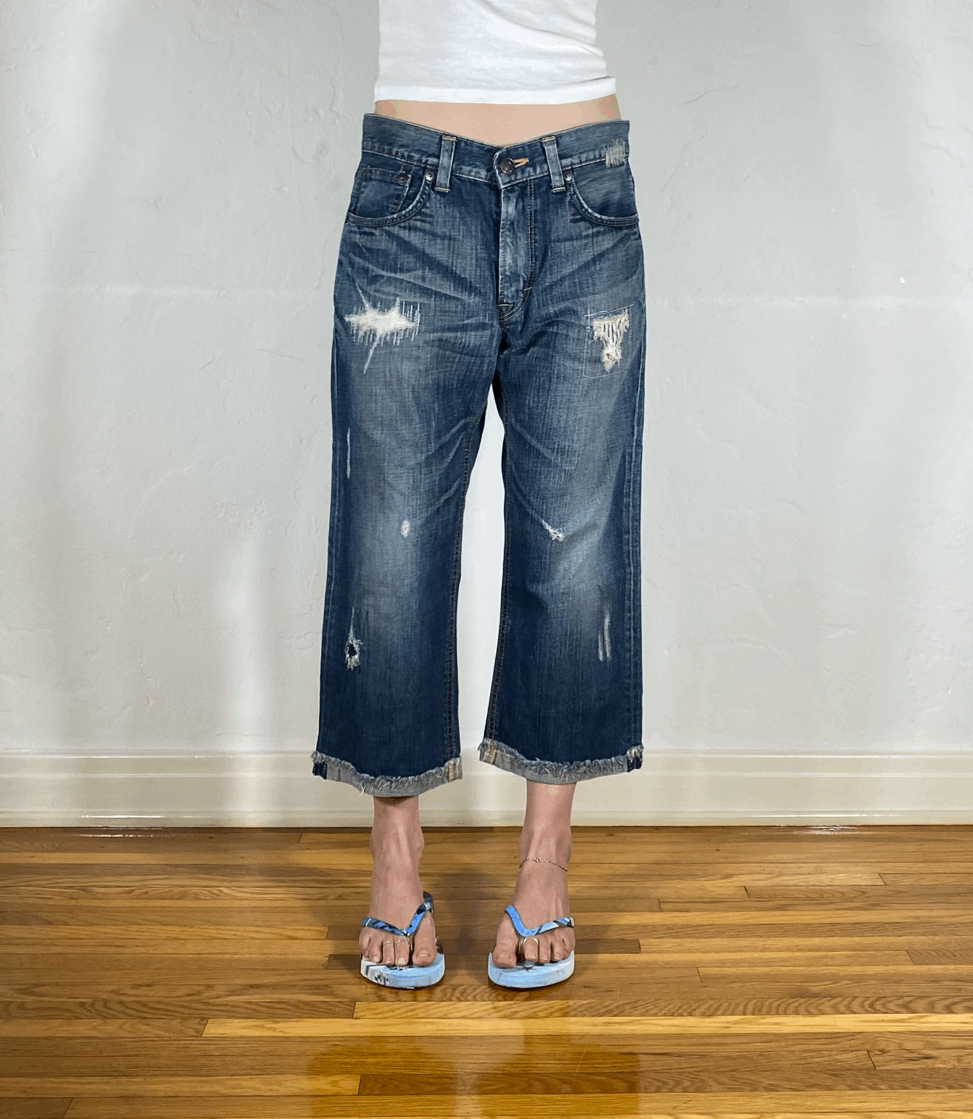 Distressed Capri Jeans, L