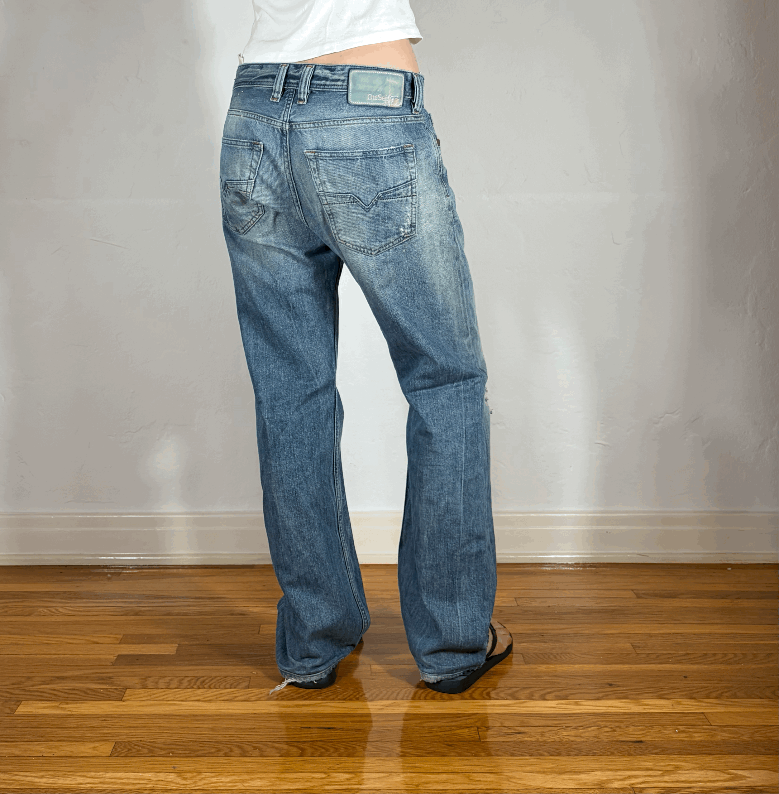 Diesel Relaxed Speckled Blue Jeans, M