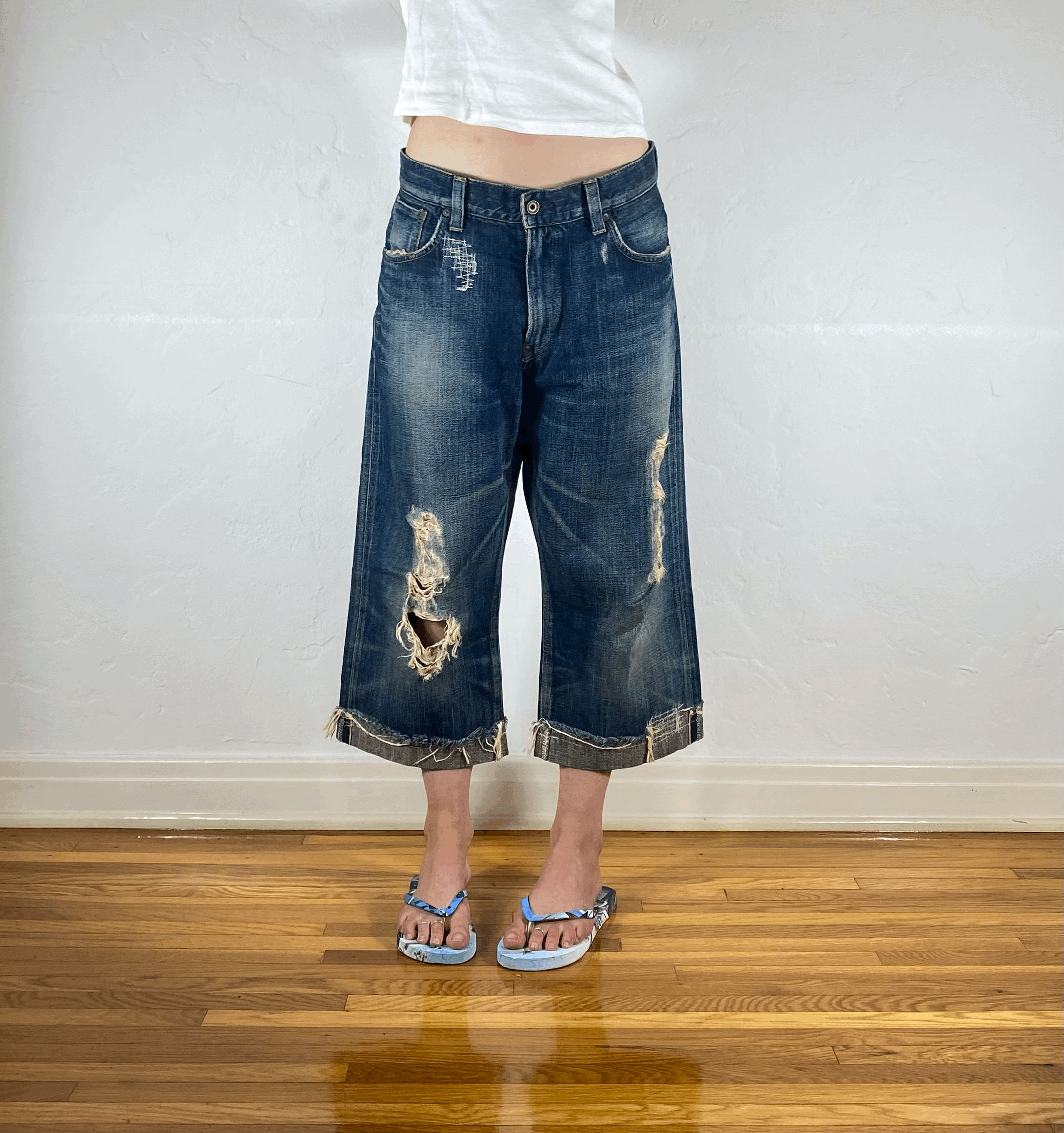 Distressed Capri Jeans, L/XL
