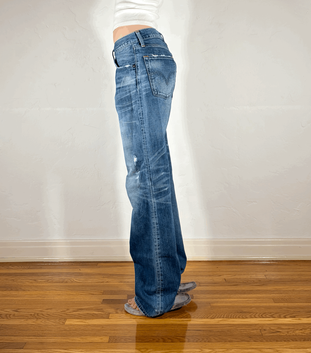 Levi Classic Vintage Distressed Jeans, M/L