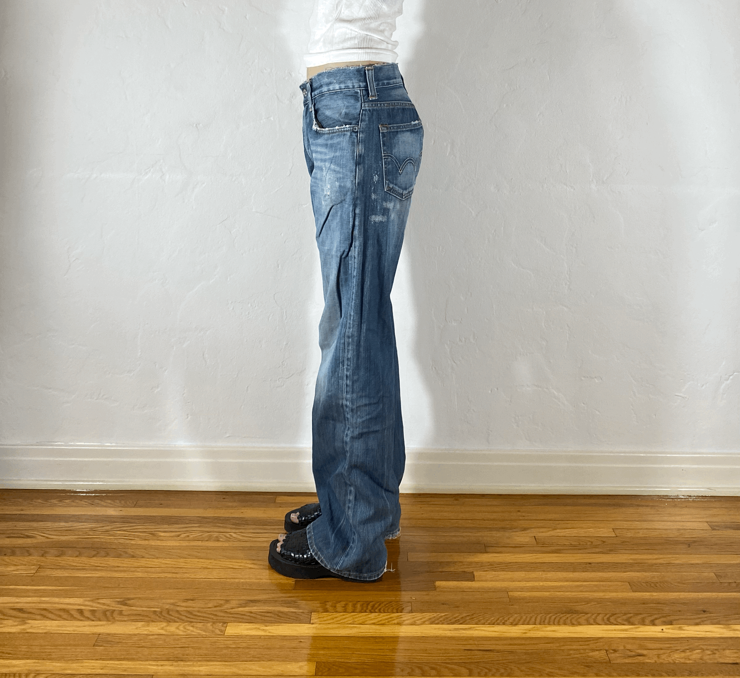 Edwin Soft Distressed Jeans, M