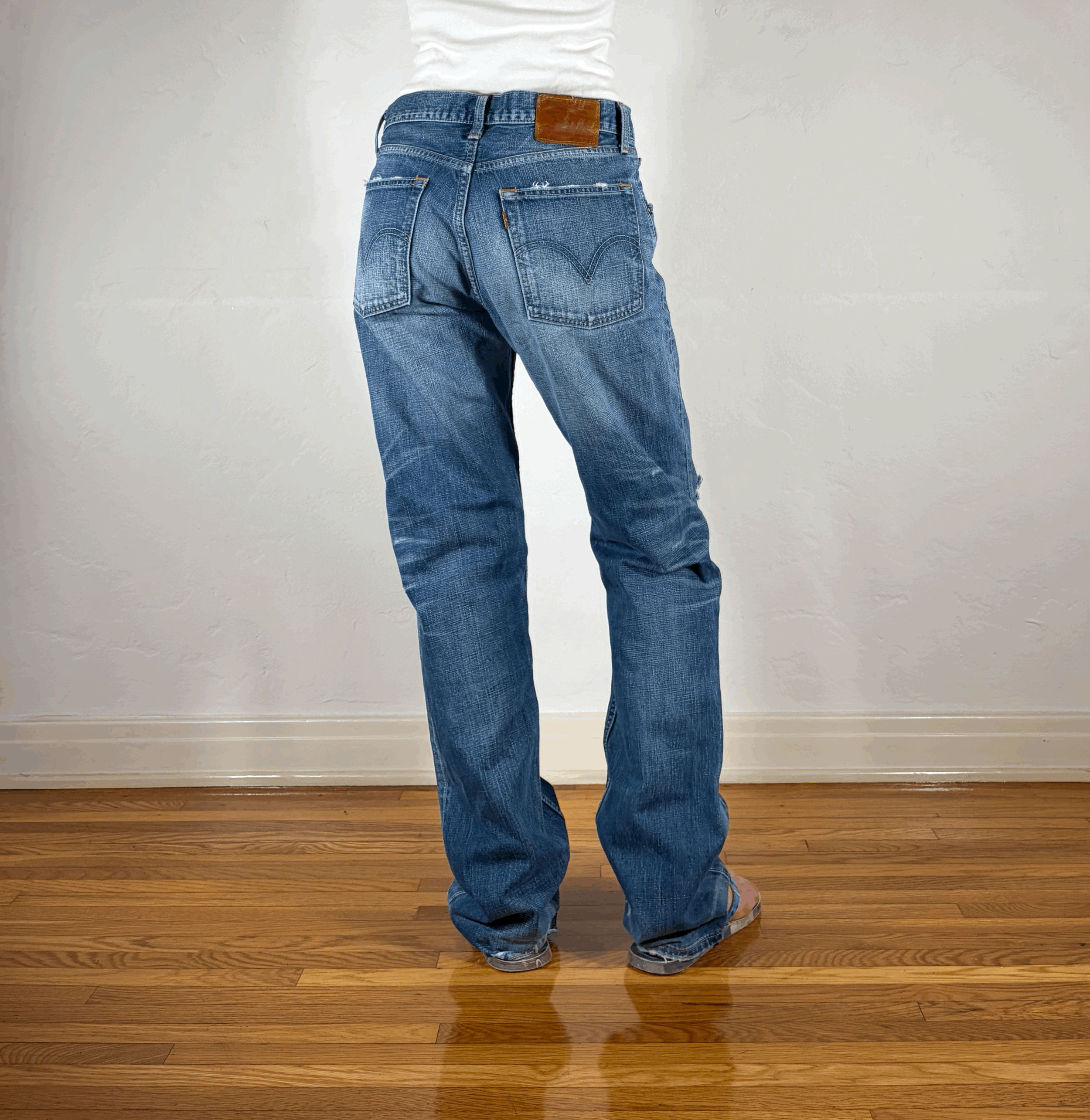 Levi Classic Vintage Distressed Jeans, M/L