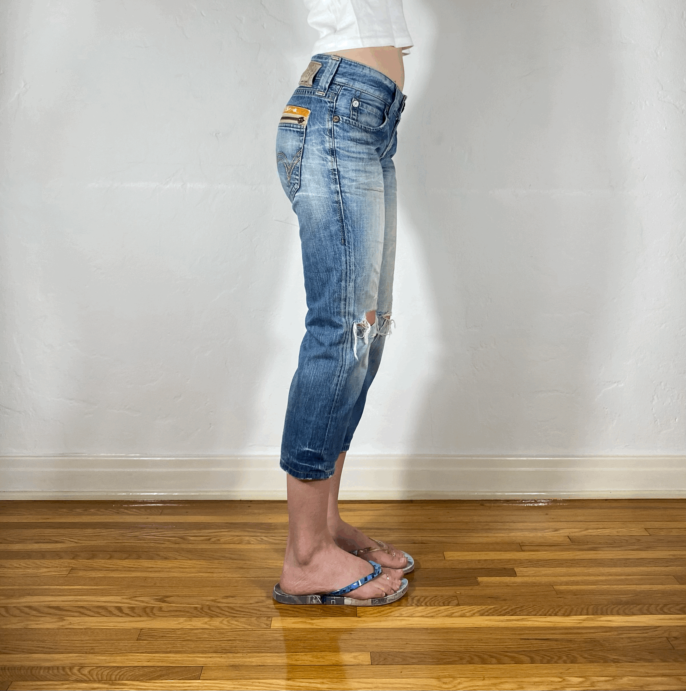 Edwin Distressed Capri Jeans, S